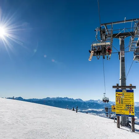 Ct-gold Penthouse Amatera Privater Seezugang Hallenbad, Skiarena Gerlitzen Apartman *